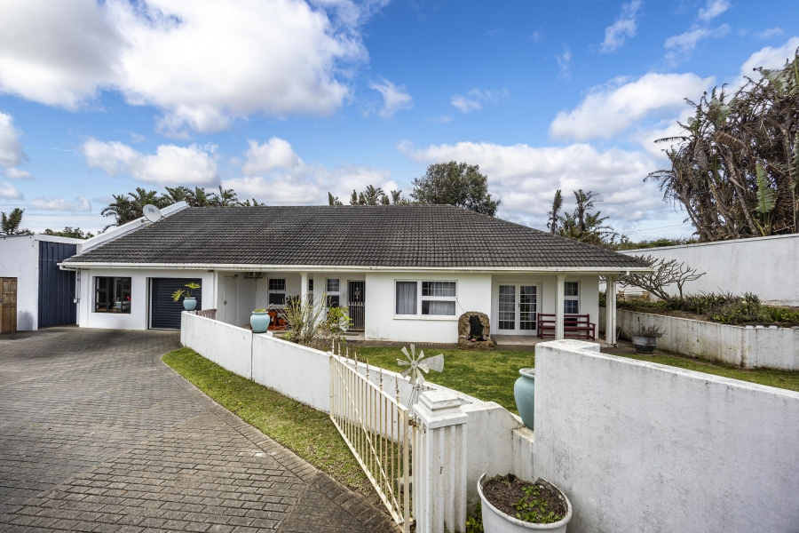 4 Bedroom Property for Sale in Gonubie Eastern Cape